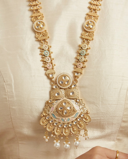 Royal Queen’s Necklace in Pastel Colour, Rajwada Collection