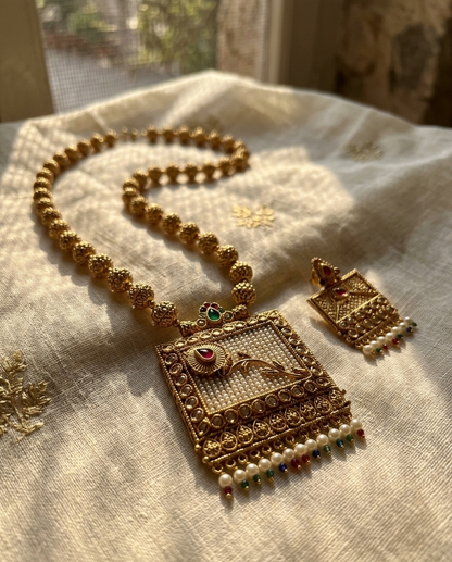 Elitare Rajsi Noor Necklace